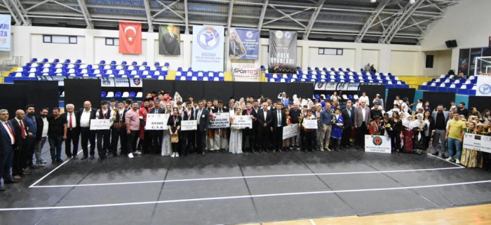 Büyükşehir’in Halk Oyunları Ekibi bölge grup birincisi oldu 2