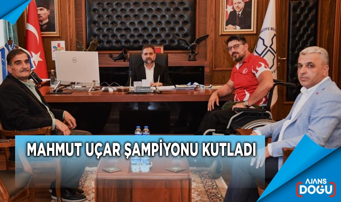 Mahmut Uçar şampiyonu kutladı