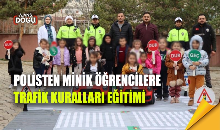 Polisten minik öğrencilere trafik kuralları eğitimi