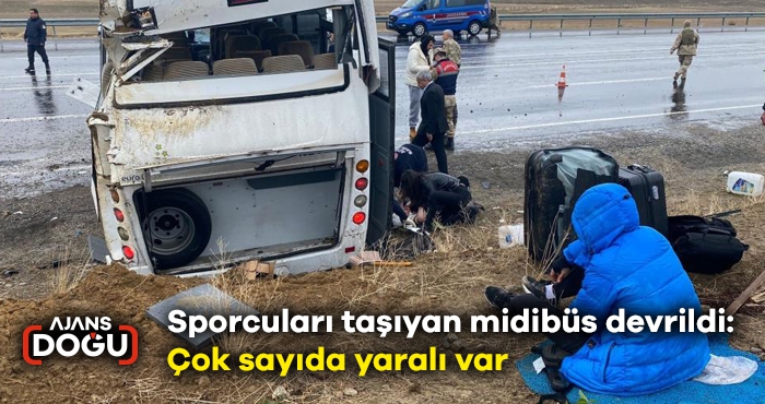 Sporcuları taşıyan midibüs devrildi: Çok sayıda yaralı var