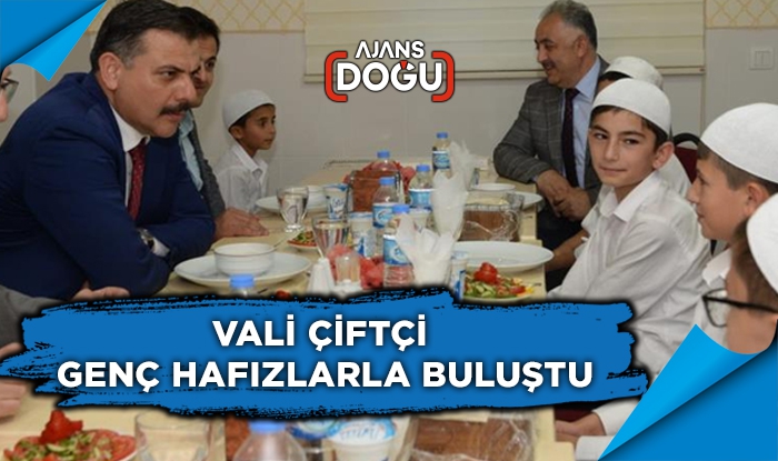 Vali Çiftçi genç hafızlarla buluştu